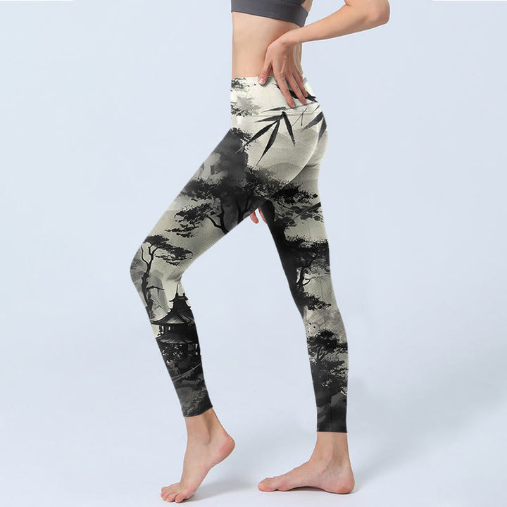 Leggings de yoga para mujer con estampado de montañas de pino, bambú y tinta de Buddha Stones - image 3