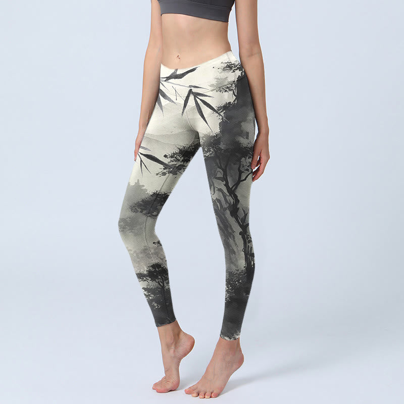 Leggings de yoga para mujer con estampado de montañas de pino, bambú y tinta de Buddha Stones - Gris claro - US18，UK/AU22，EU50 (4XL) - image 0