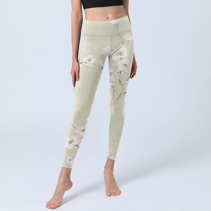 Leggings de yoga para mujer con estampado de flores de ciruelo en beige y piedras de Buddha Stones - image 6