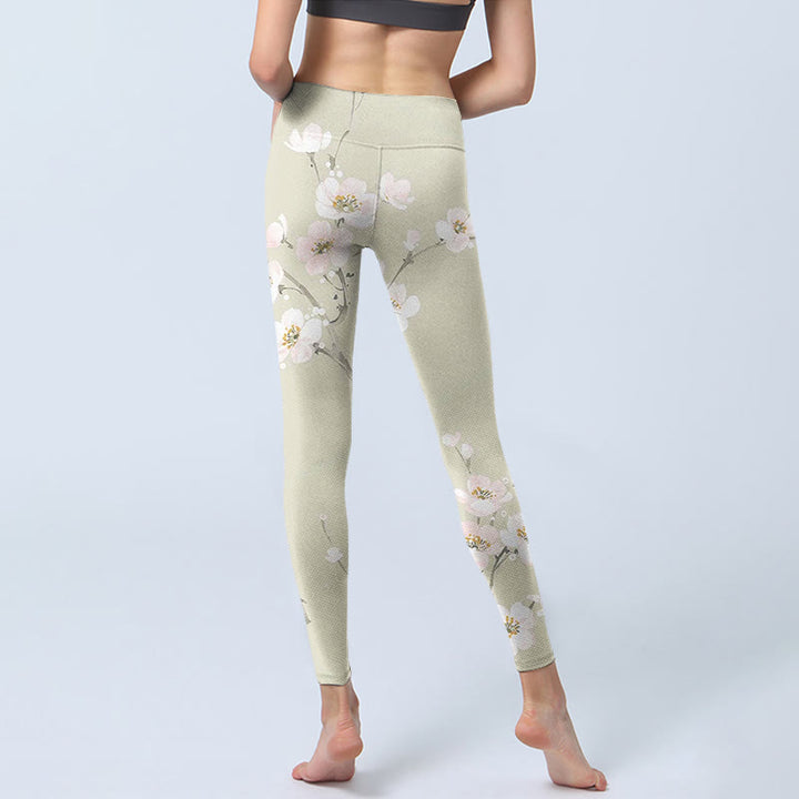 Leggings de yoga para mujer con estampado de flores de ciruelo en beige y piedras de Buddha Stones - image 7