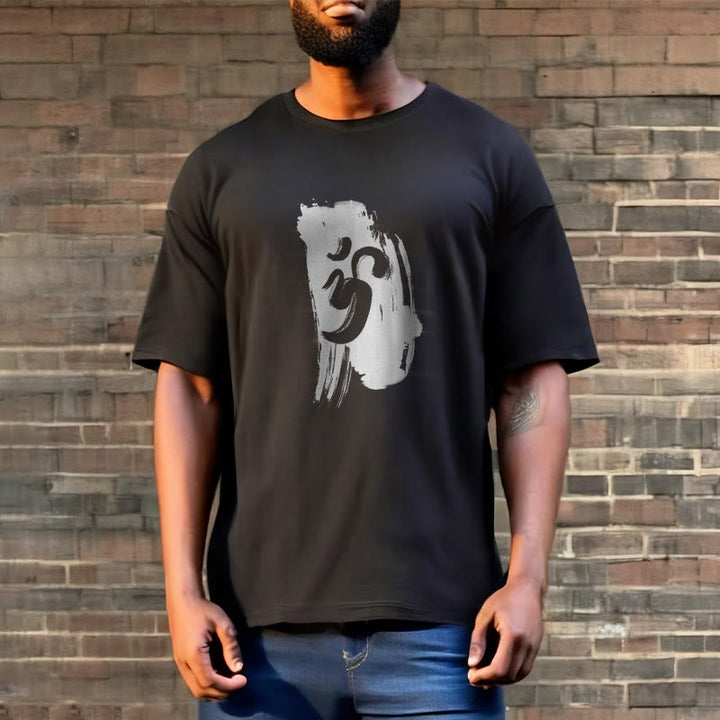 Camiseta de algodón con fondo de tinta OM y Buddha Stones - image 4