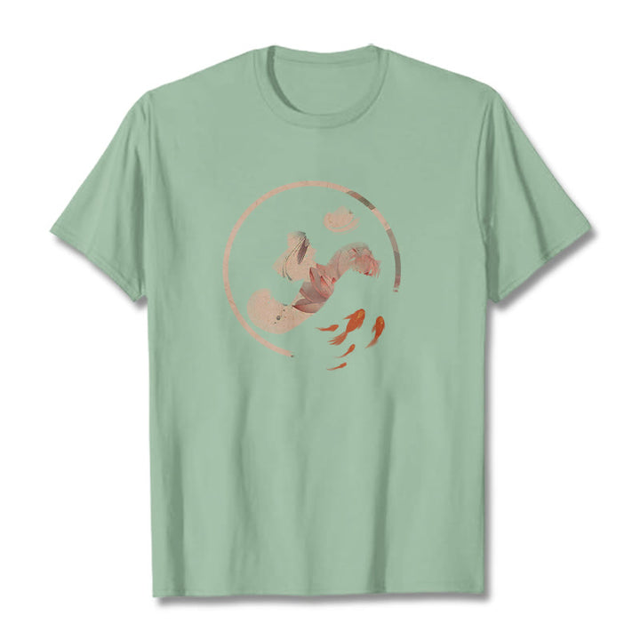 Camiseta de algodón con diseño de pez koi y loto OM de Buddha Stones - Verde pálido - 2XL - image 15