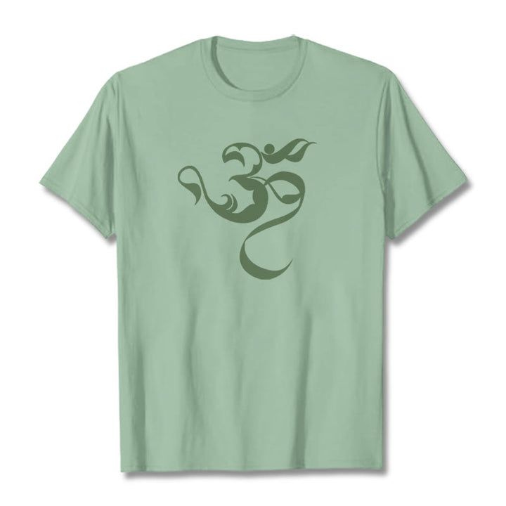 Camiseta de algodón con diseño de figura Om y Buddha Stones - Verde pálido - 2XL - image 17
