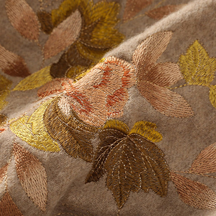 Chal de lana con Buddha Stones, flores blancas y rosas, hojas doradas, bordado con borlas, bufanda de viaje acogedora para el invierno