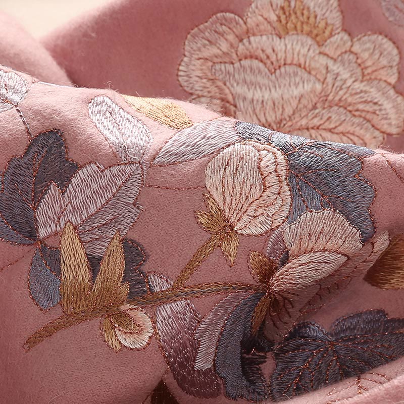 Chal de lana con Buddha Stones, flores blancas y rosas, hojas doradas, bordado con borlas, bufanda de viaje acogedora para el invierno - image 11