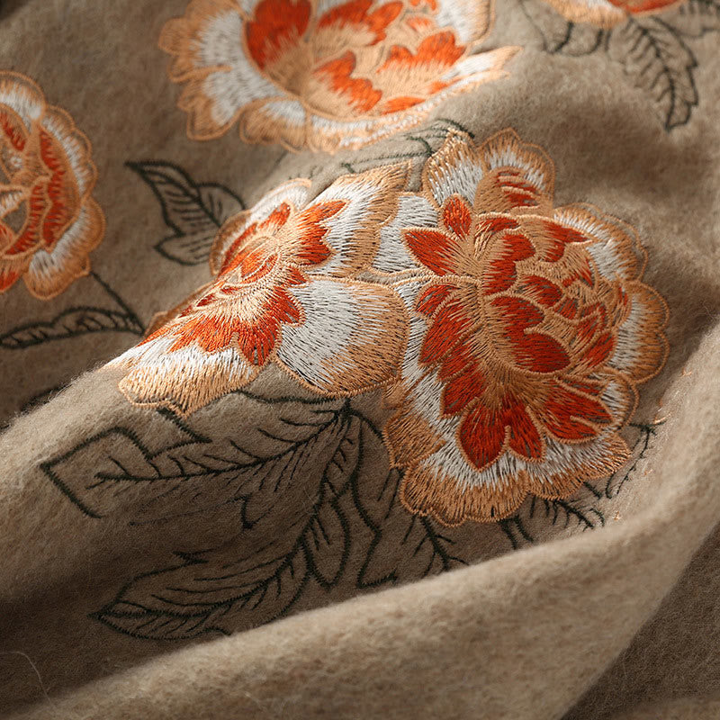 Bufanda de viaje acogedora de invierno con borlas bordadas con peonías rojas y chal de lana con Buddha Stones