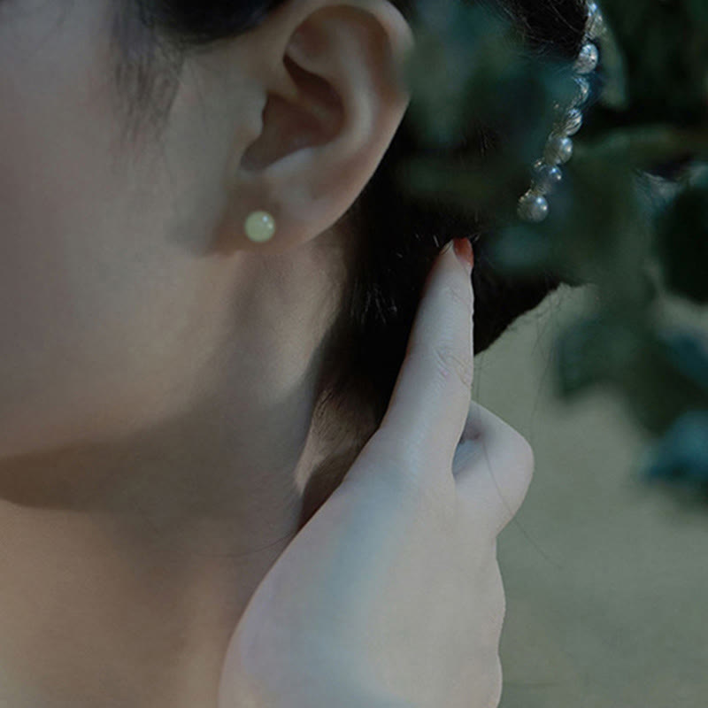 Pendientes de tuerca de la suerte con cuentas de jade redondo de Buddha Stones - image 6