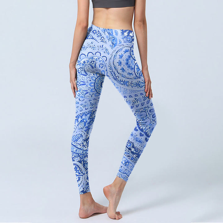 Leggings de ejercicio con estampado de flores blancas y azul real de estilo persa con Buddha Stones para mujer - image 4