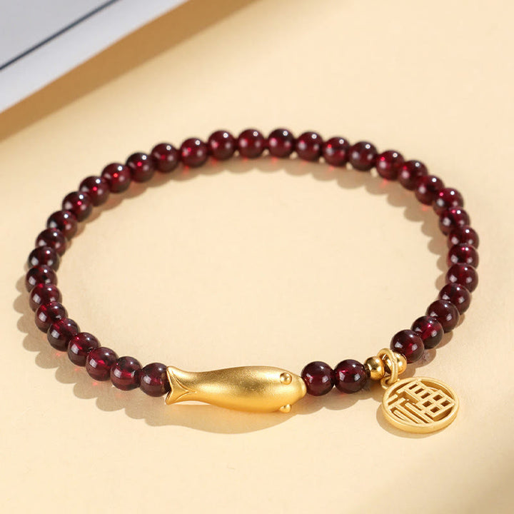 Pulsera de purificación con carácter de pez Fu en plata de ley 925 con Buddha Stones y granate