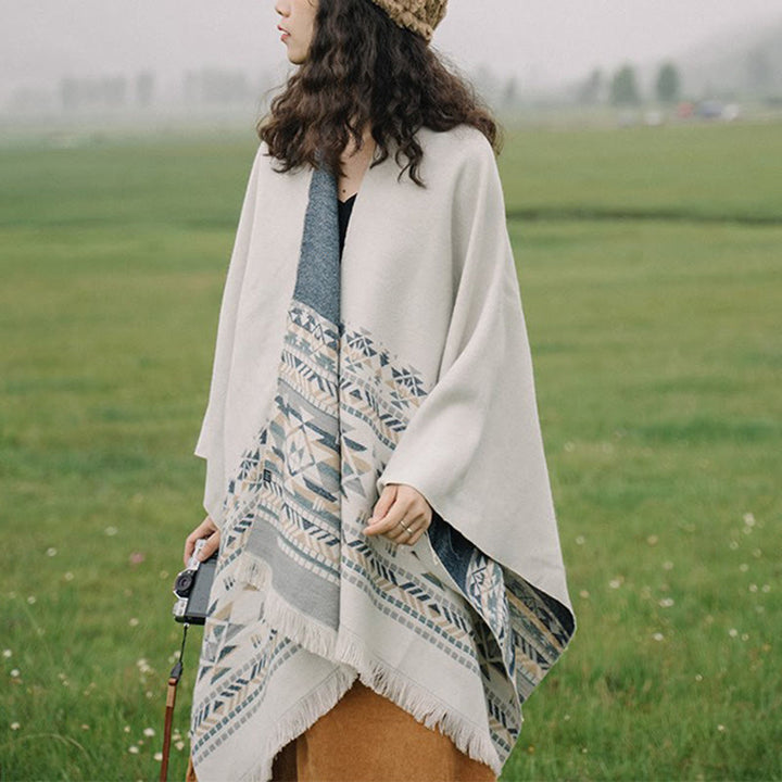 Chal cálido con borlas y diseño geométrico tibetano en color beige con Buddha Stones para otoño e invierno