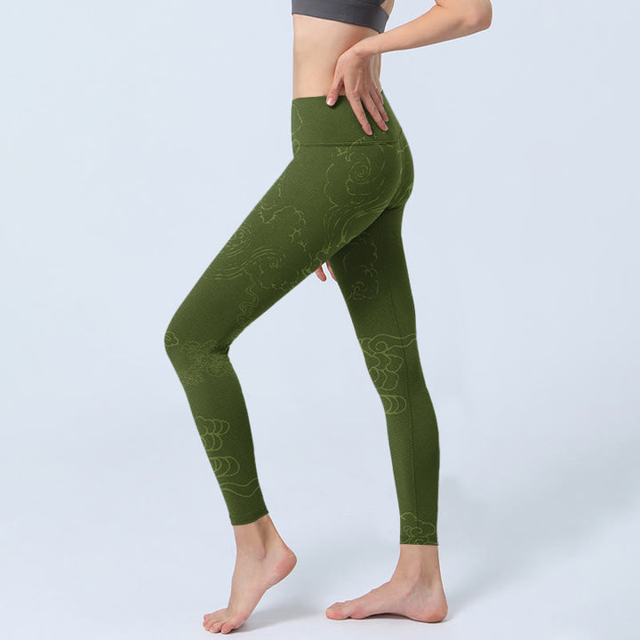 Leggings de yoga para mujer con estampado de ondas de nubes auspiciosas y Buddha Stones en color verde - image 3