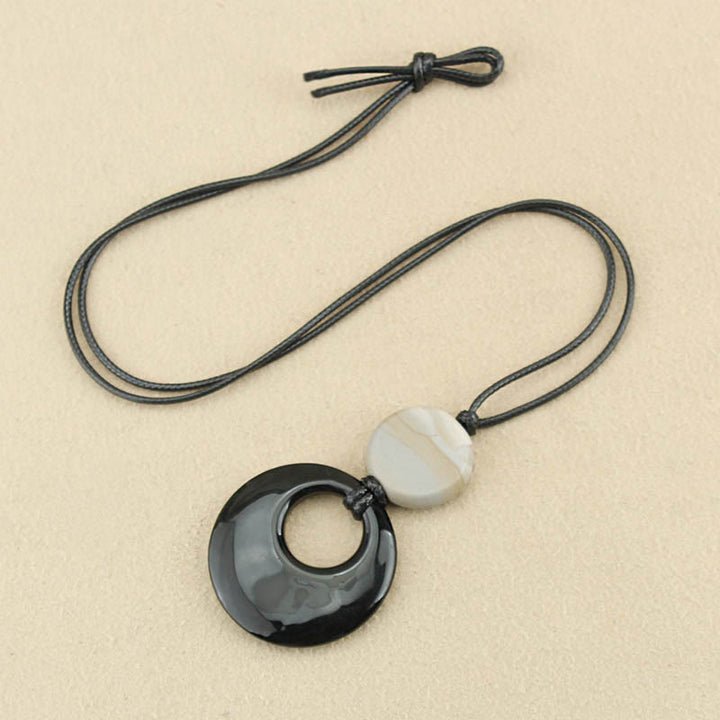 Collar con colgante de cobre con imagen de piedra de Liuli y obsidiana negra de Buddha Stones