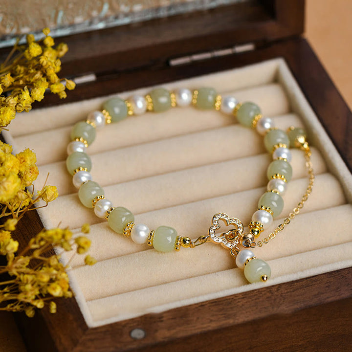 Pulsera de la abundancia con colgante de trébol de cuatro hojas de aleación de perla de jade hetiano y Buddha Stones