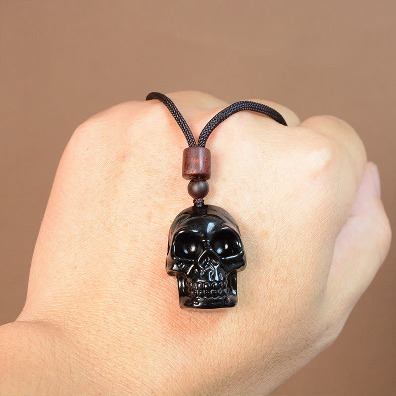 Collar con colgante de esqueleto Shmashana con cuerda de obsidiana negra y Buddha Stones
