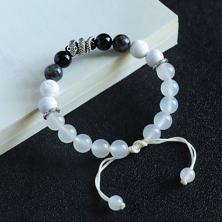 Pulsera de protección del año de la serpiente con Buddha Stones, ónix negro, piedra brillante negra, ágata blanca y turquesa blanca