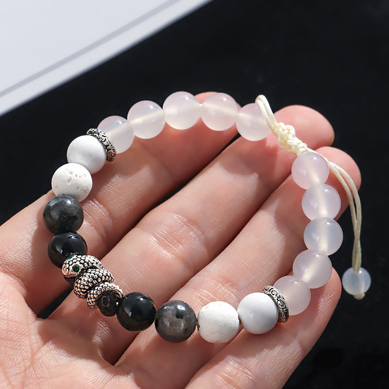 Pulsera de protección del año de la serpiente con Buddha Stones, ónix negro, piedra brillante negra, ágata blanca y turquesa blanca