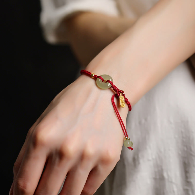 Pulsera trenzada de la suerte con hilo rojo y hebilla de paz de jade hetiano natural y Buddha Stones