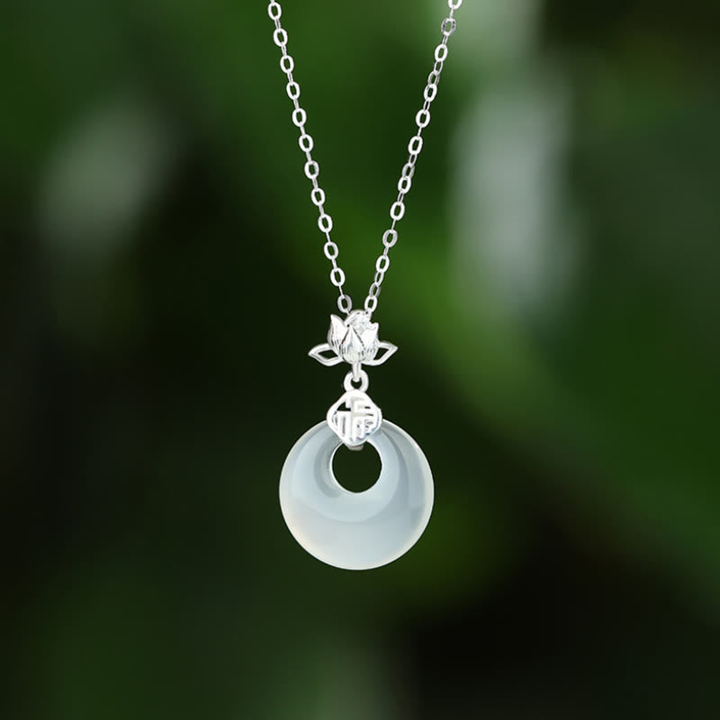 Colgante con hebilla de paz y carácter Fu de flor de loto de plata de ley 925 con calcedonia y Buddha Stones - Plata blanca - image 1