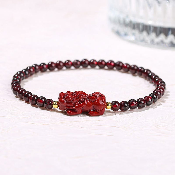 Pulsera protectora de cuentas cuadradas de cuarzo fresa PiXiu con granate y cinabrio de Buddha Stones