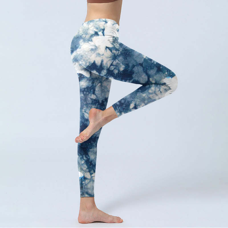 Leggings de yoga para mujer con estampado de textura de acuarela y flores de lirio azul y Buddha Stones - image 3