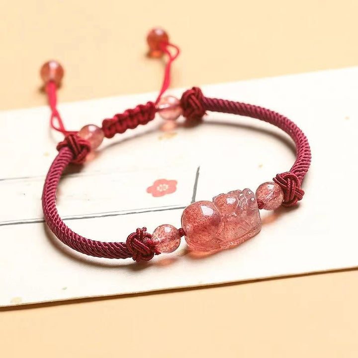 Pulsera trenzada de protección con hilo rojo PiXiu de cuarzo fresa natural y Buddha Stones