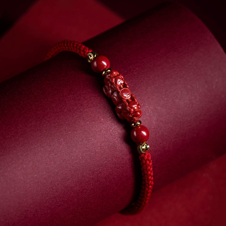 Pulsera trenzada de hilo rojo con bendición de PiXiu y mango de ruyi de cinabrio hecha a mano con Buddha Stones
