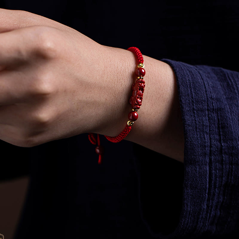 Pulsera trenzada de hilo rojo con bendición de PiXiu y mango de ruyi de cinabrio hecha a mano con Buddha Stones