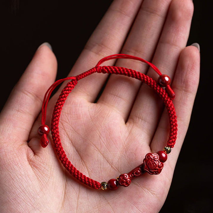 Pulsera trenzada de hilo rojo con bendición de PiXiu y mango de ruyi de cinabrio hecha a mano con Buddha Stones