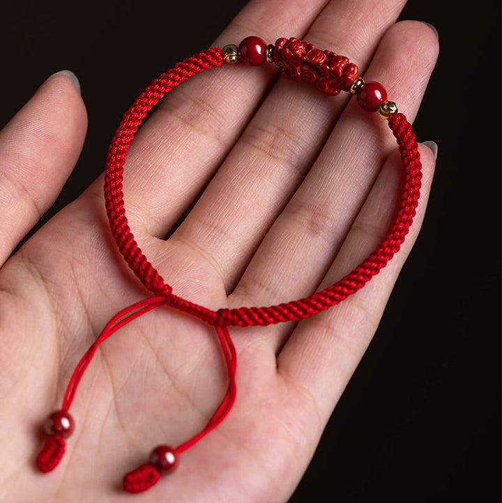 Pulsera trenzada de hilo rojo con bendición de PiXiu y mango de ruyi de cinabrio hecha a mano con Buddha Stones