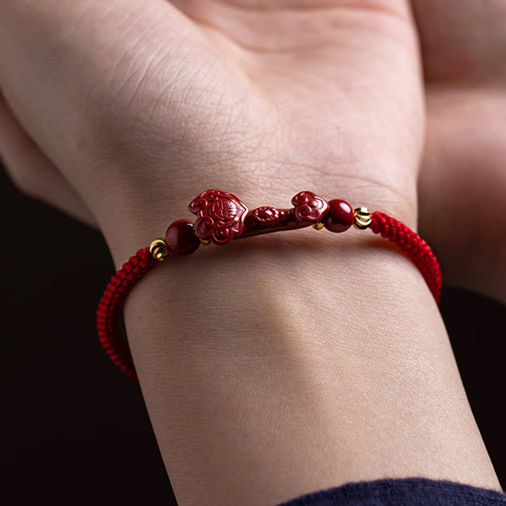 Pulsera trenzada de hilo rojo con bendición de PiXiu y mango de ruyi de cinabrio hecha a mano con Buddha Stones