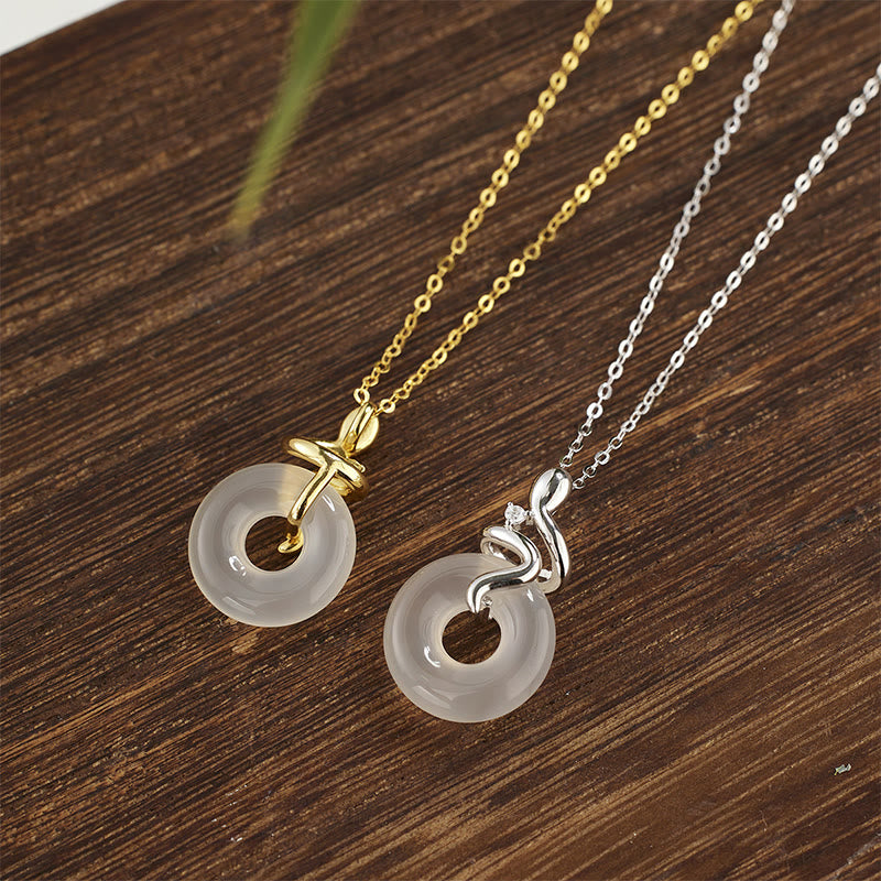 Colgante con hebilla de paz y calcedonia del año de la serpiente en plata de ley 925 con Buddha Stones - image 1