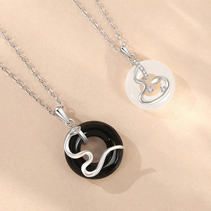Collar con colgante de plata de ley 925 con Buddha Stones, calcedonia, ónix negro y hebilla de la paz, año de la serpiente