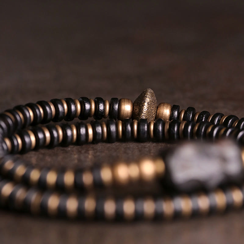 Pulsera de doble vuelta con Buddha Stones, madera de ébano, sándalo verde, cobre y latón