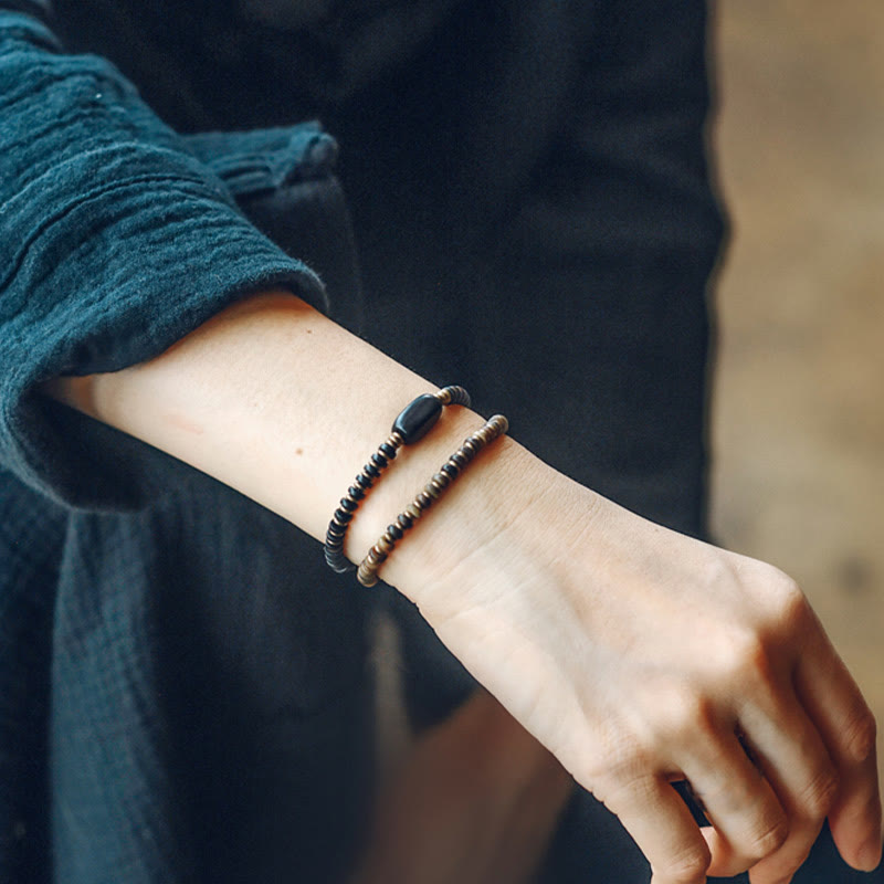 Pulsera de doble vuelta con Buddha Stones, madera de ébano, sándalo verde, cobre y latón