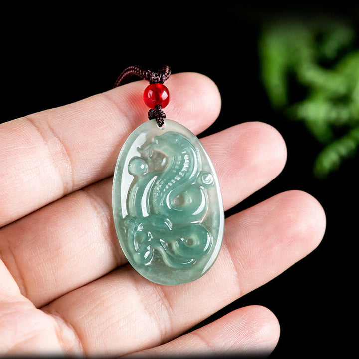 Collar con colgante de jade natural y Buddha Stones con forma ovalada para el año de la serpiente