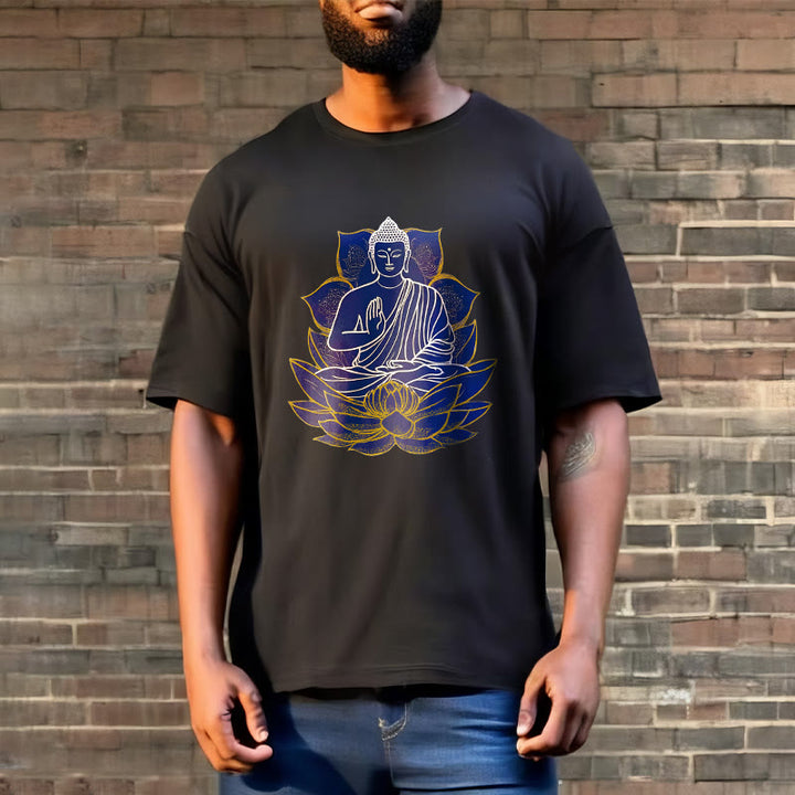 Camiseta de algodón con Buddha Stones y Buda sentado sobre el loto - image 13