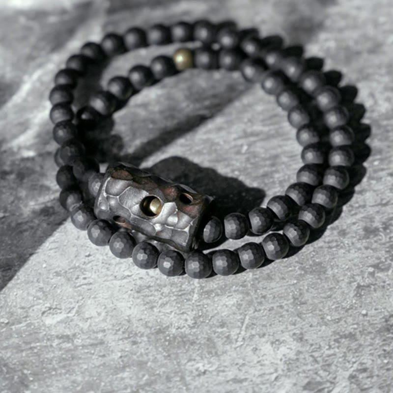 Pulsera protectora de doble vuelta con ónix negro y ébano con superficie de corte esmerilado y Buddha Stones