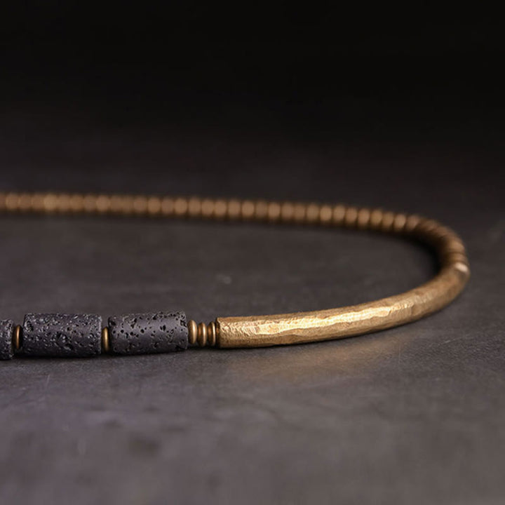 Pulsera envolvente de varias vueltas con piedra de lava vintage de Buddha Stones, cobre y latón