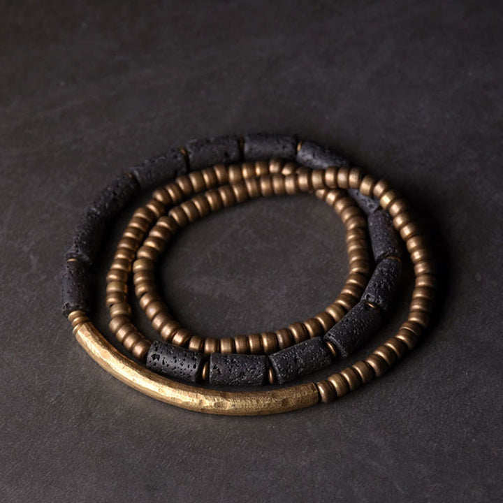 Pulsera envolvente de varias vueltas con piedra de lava vintage de Buddha Stones, cobre y latón
