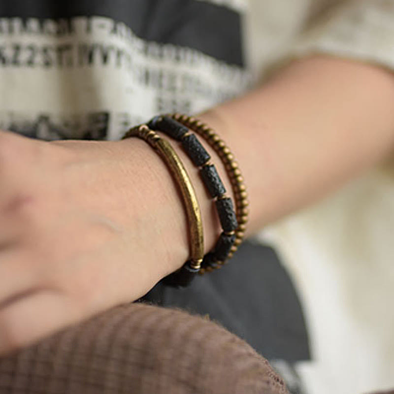 Pulsera envolvente de varias vueltas con piedra de lava vintage de Buddha Stones, cobre y latón