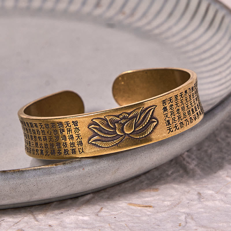 Brazalete de la paz de cobre y latón con sutra del corazón y flores de loto con Buddha Stones