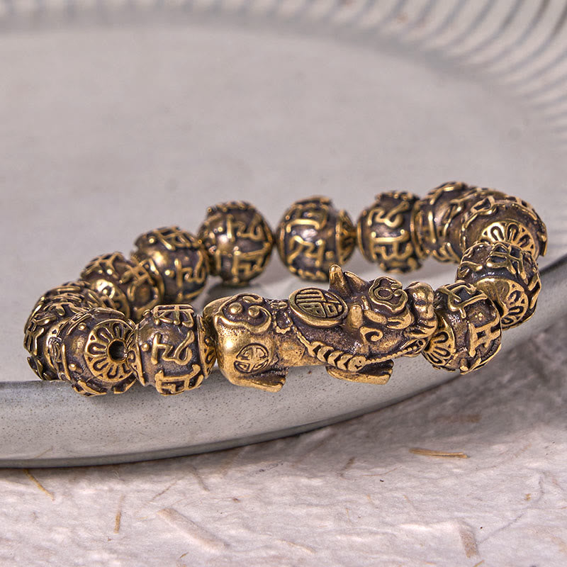 Pulsera de riqueza con cuentas de cobre y seis palabras verdaderas 'Om Mani Padme Hum' con Buddha Stones Pi Xiu y el carácter Fu