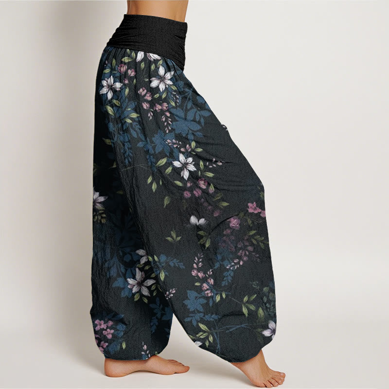 Pantalones bombachos de mujer con cintura elástica, estampado de pequeñas flores blancas y hojas verdes en algodón con Buddha Stones - image 2