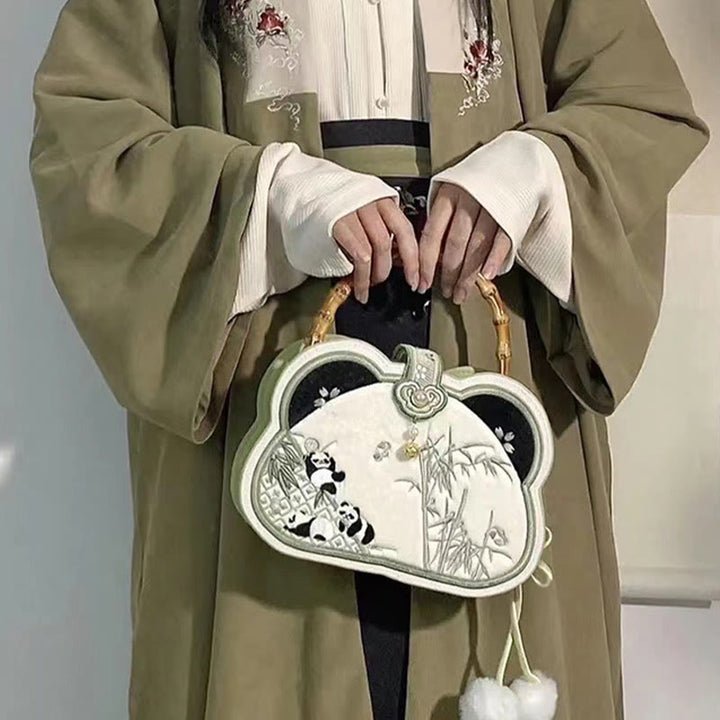Bolso bandolera con borlas y nudo chino, cadena de perlas bordada con bambú y Buddha Stones y panda