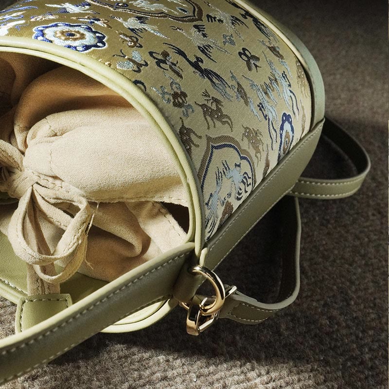 Bolso bandolera con brocado y diseño de ciervo, grulla y Buddha Stones