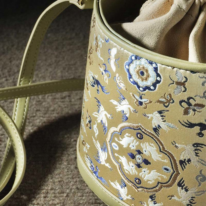 Bolso bandolera con brocado y diseño de ciervo, grulla y Buddha Stones