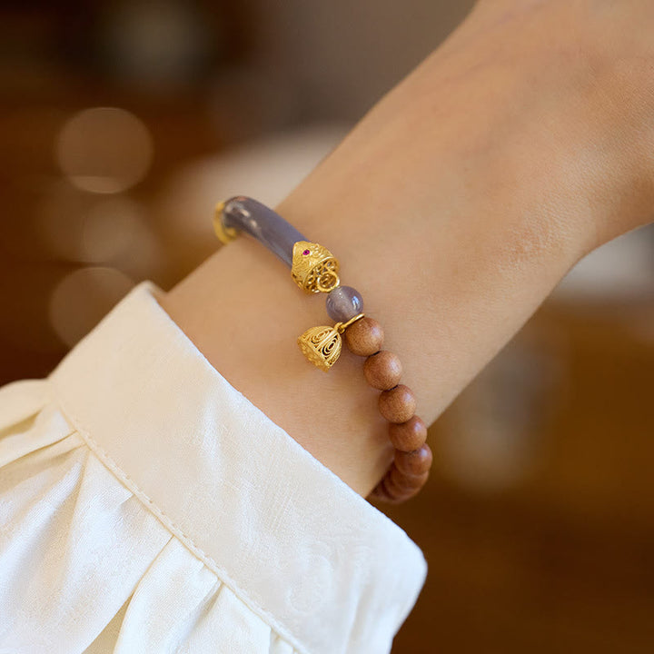 Brazalete tipo brazalete con Buddha Stones, sándalo, ágata gris y calcedonia