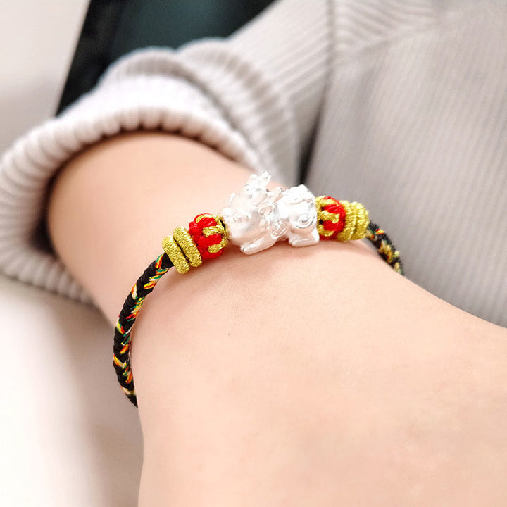 Pulsera de la suerte con Buddha Stones y Buda natal del zodíaco chino con cuerdas de colores