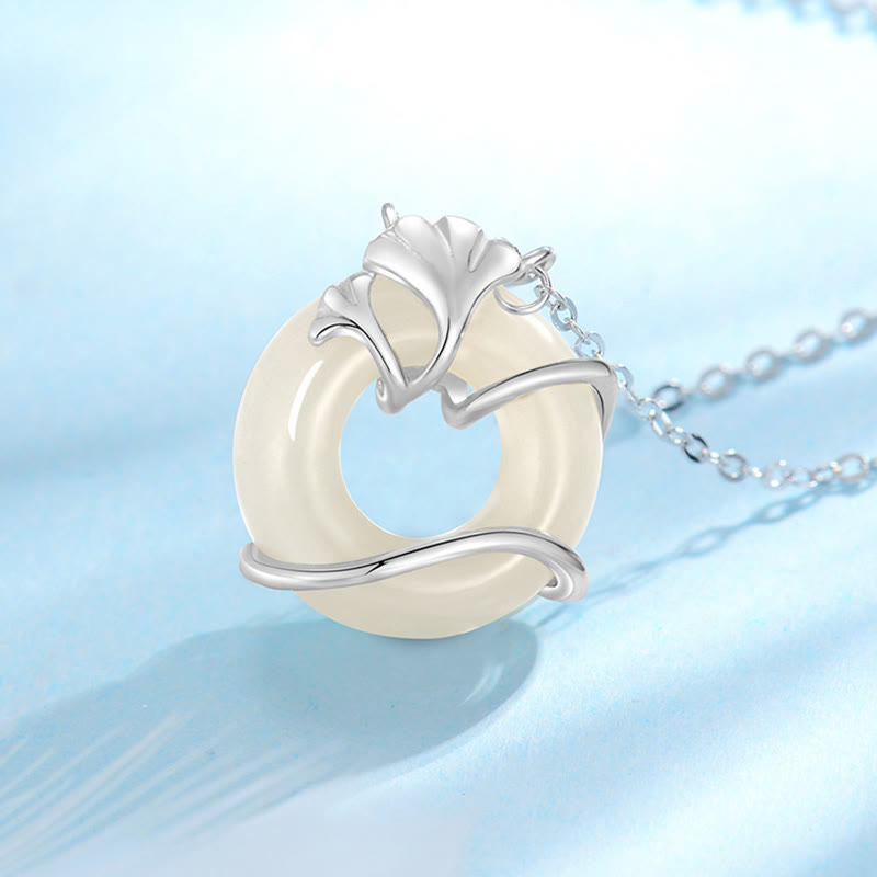 Collar con colgante de hoja de ginkgo con hebilla de paz de plata de ley 925 y jade hetiano de Buddha Stones - image 10