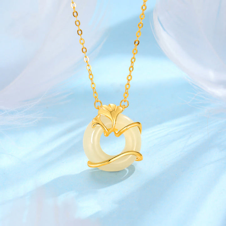 Collar con colgante de hoja de ginkgo con hebilla de paz de plata de ley 925 y jade hetiano de Buddha Stones - Jade Hetian de plata de ley 925 dorado - image 0